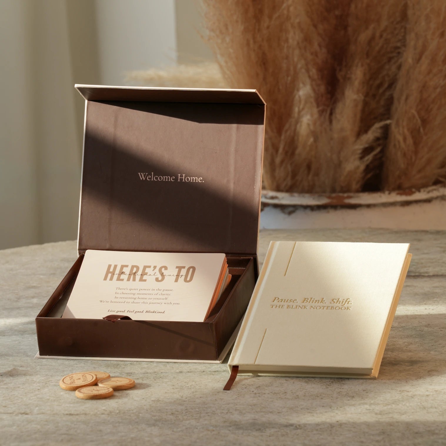 Blink deck with a card on a wooden surface with decorative elements